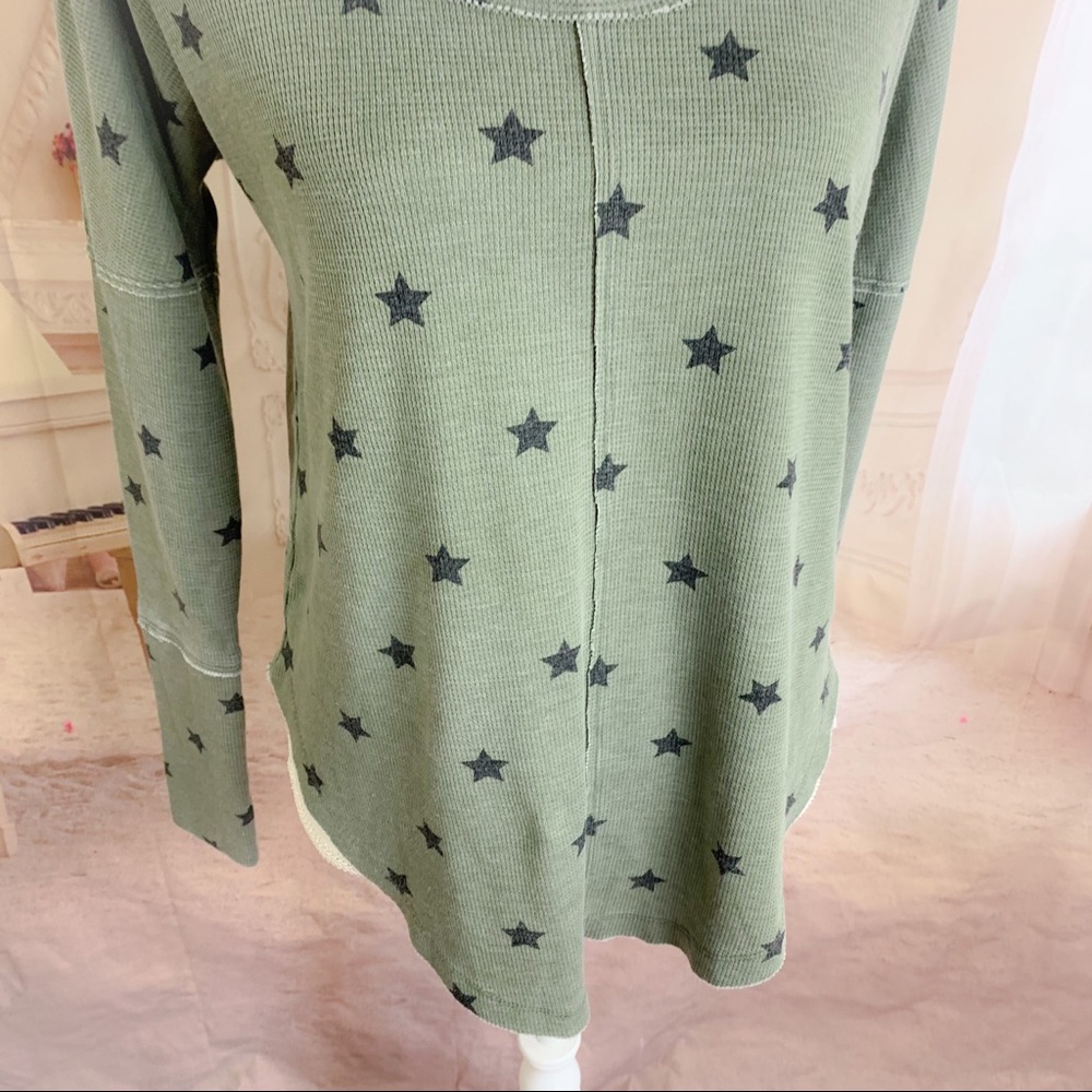 NEW Lucky Brand Star Print Thermal top - Picture 6 of 10